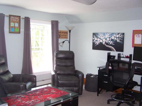 109 Oak Hill Road Auburn ME 04210