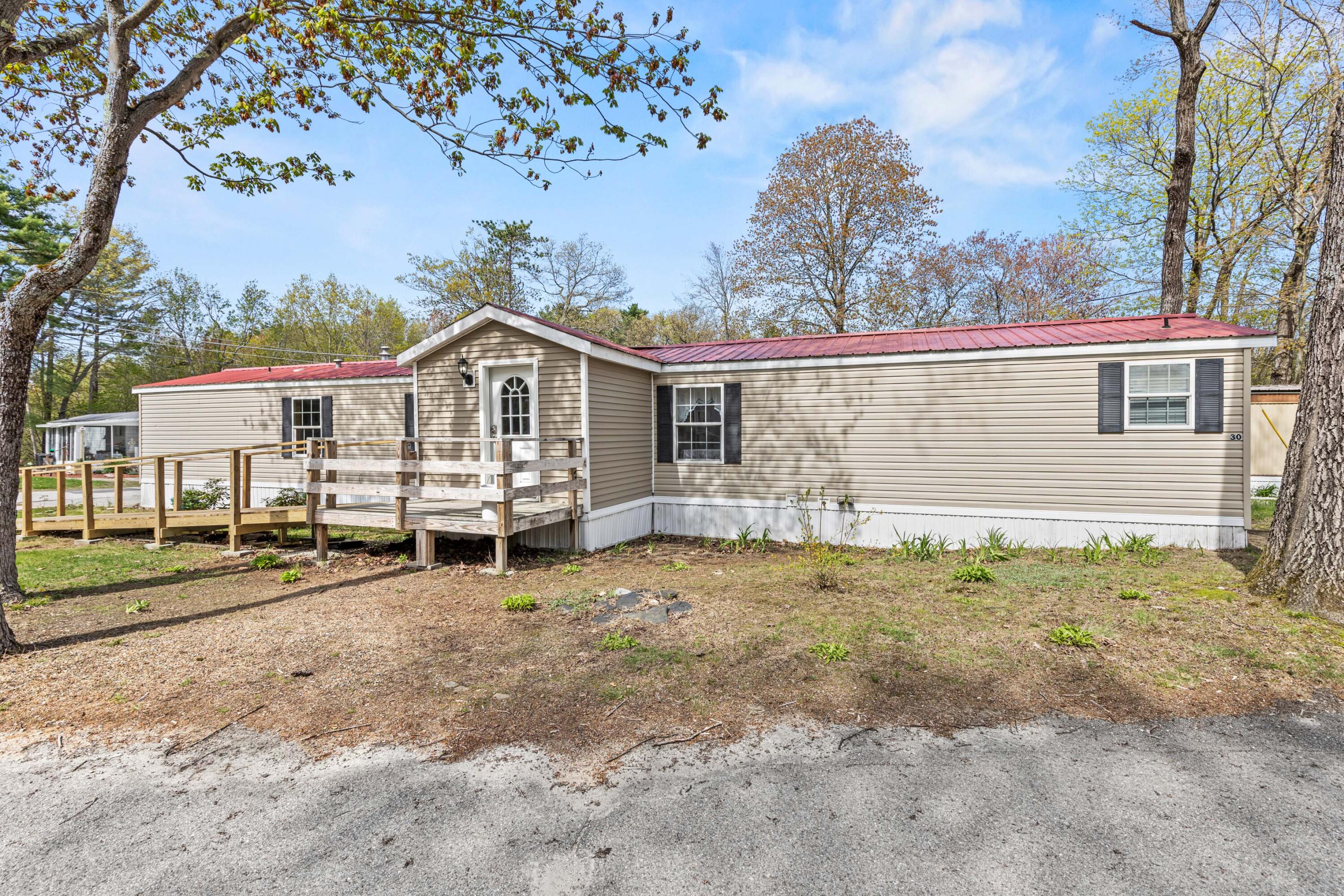 127 Shaker Road Gray ME 04039