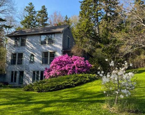 496 Old County Road Sedgwick ME 04676