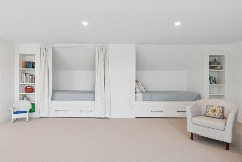 9 Oak Street Kennebunk ME 04043