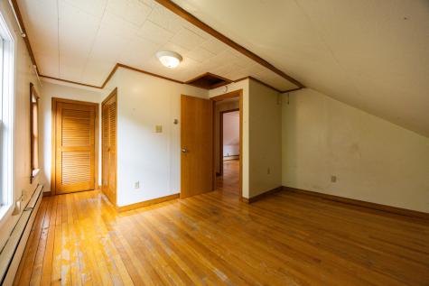 6 Ames Avenue Lewiston ME 04240