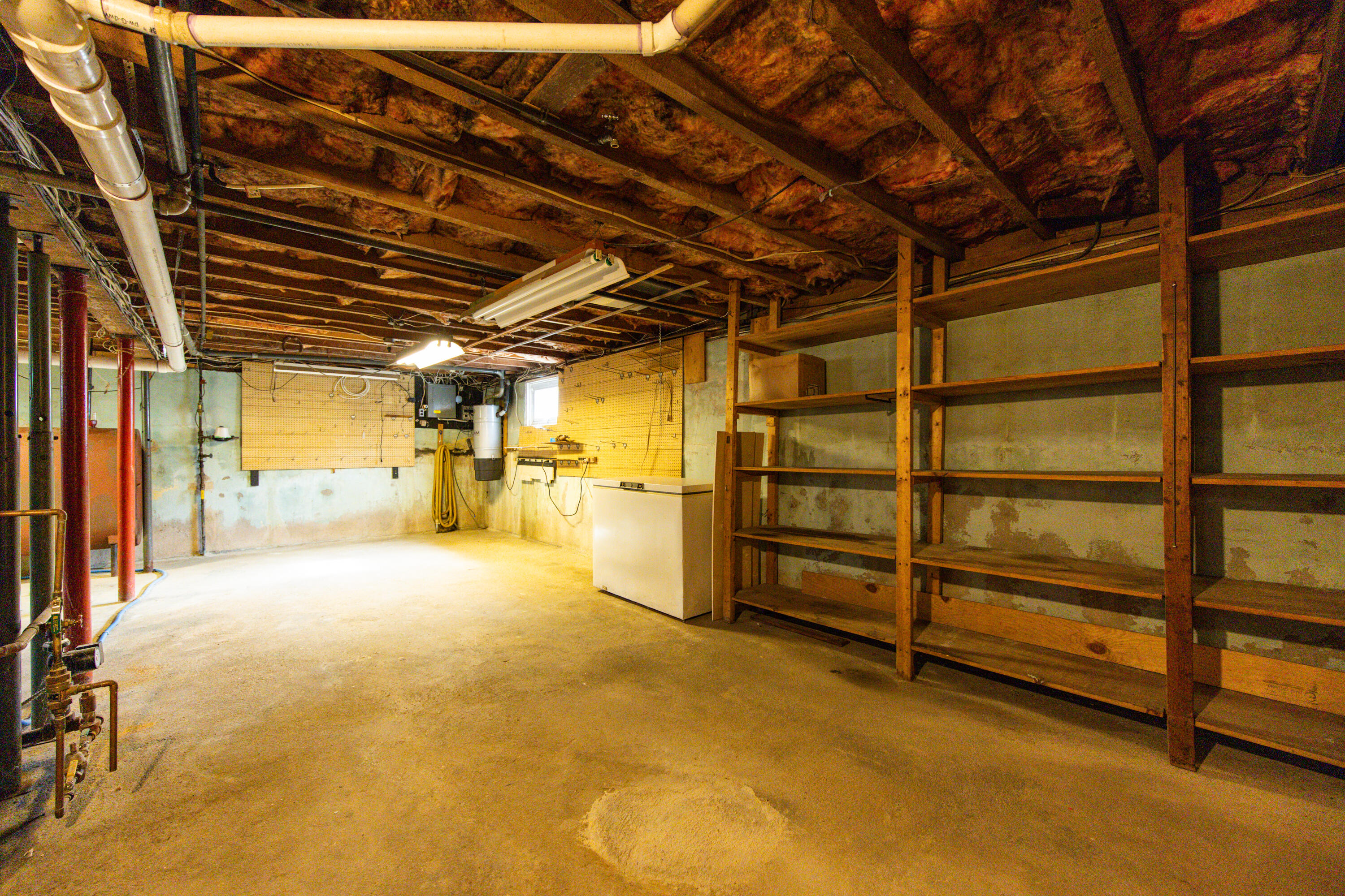 6 Ames Avenue Lewiston ME 04240