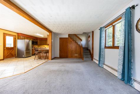 6 Ames Avenue Lewiston ME 04240