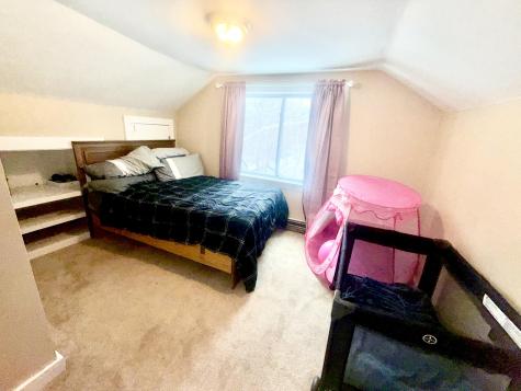 14 Pinkham Street Lincoln ME 04457