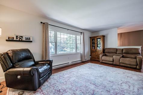 14 Maple Street Cumberland ME 04021