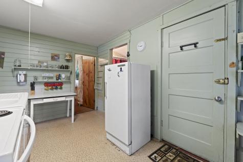 19 Riverside Avenue Edgecomb ME 04556