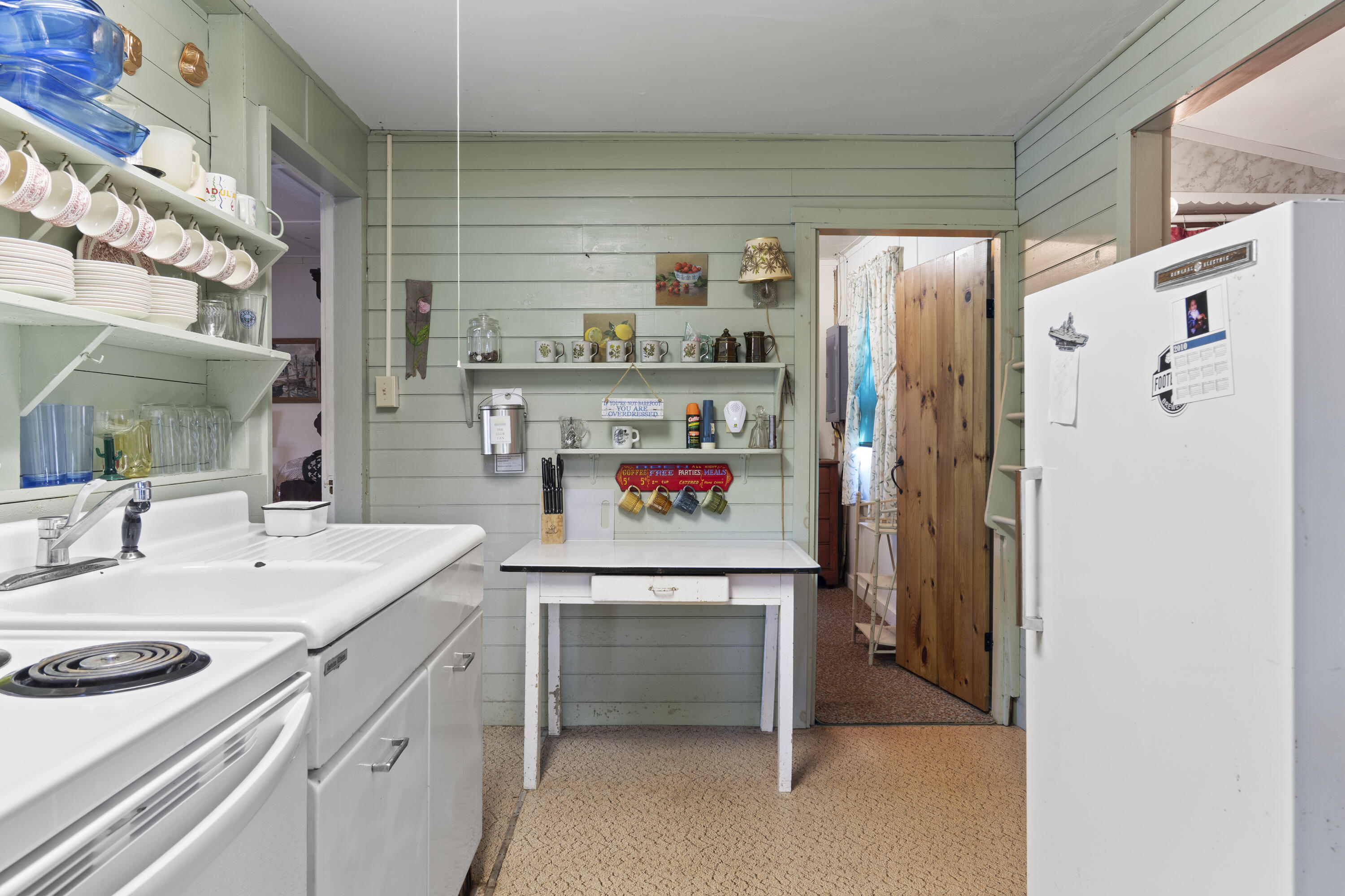 19 Riverside Avenue Edgecomb ME 04556