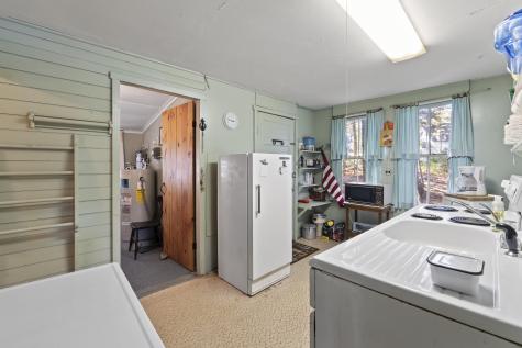 19 Riverside Avenue Edgecomb ME 04556