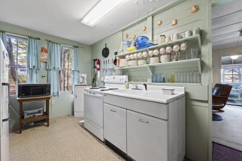 19 Riverside Avenue Edgecomb ME 04556