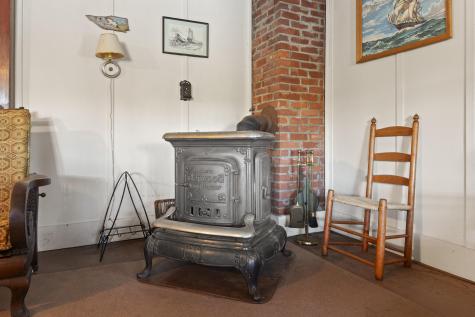 19 Riverside Avenue Edgecomb ME 04556