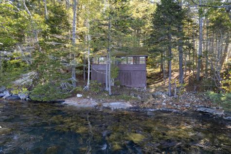 19 Riverside Avenue Edgecomb ME 04556