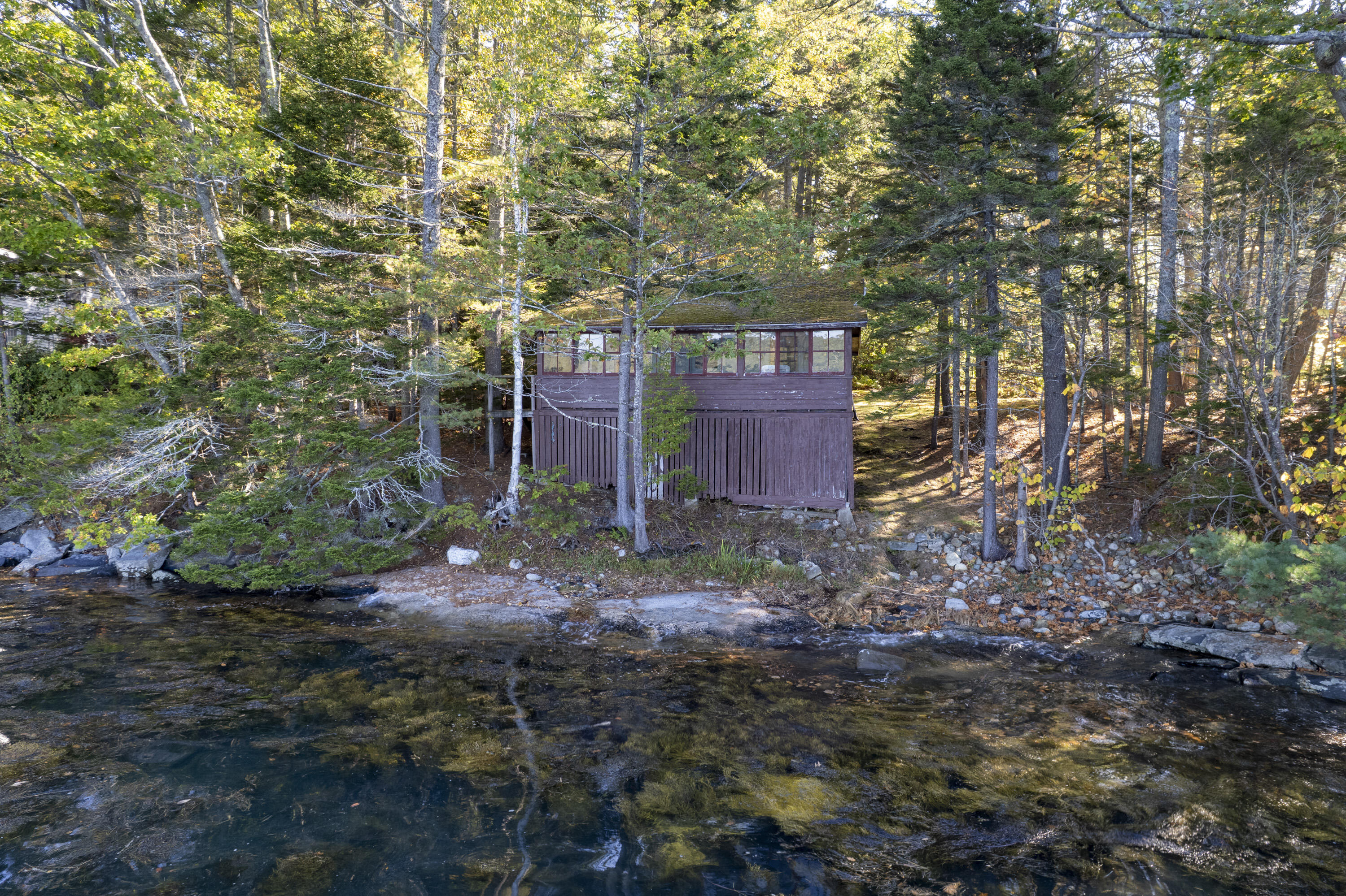 19 Riverside Avenue Edgecomb ME 04556