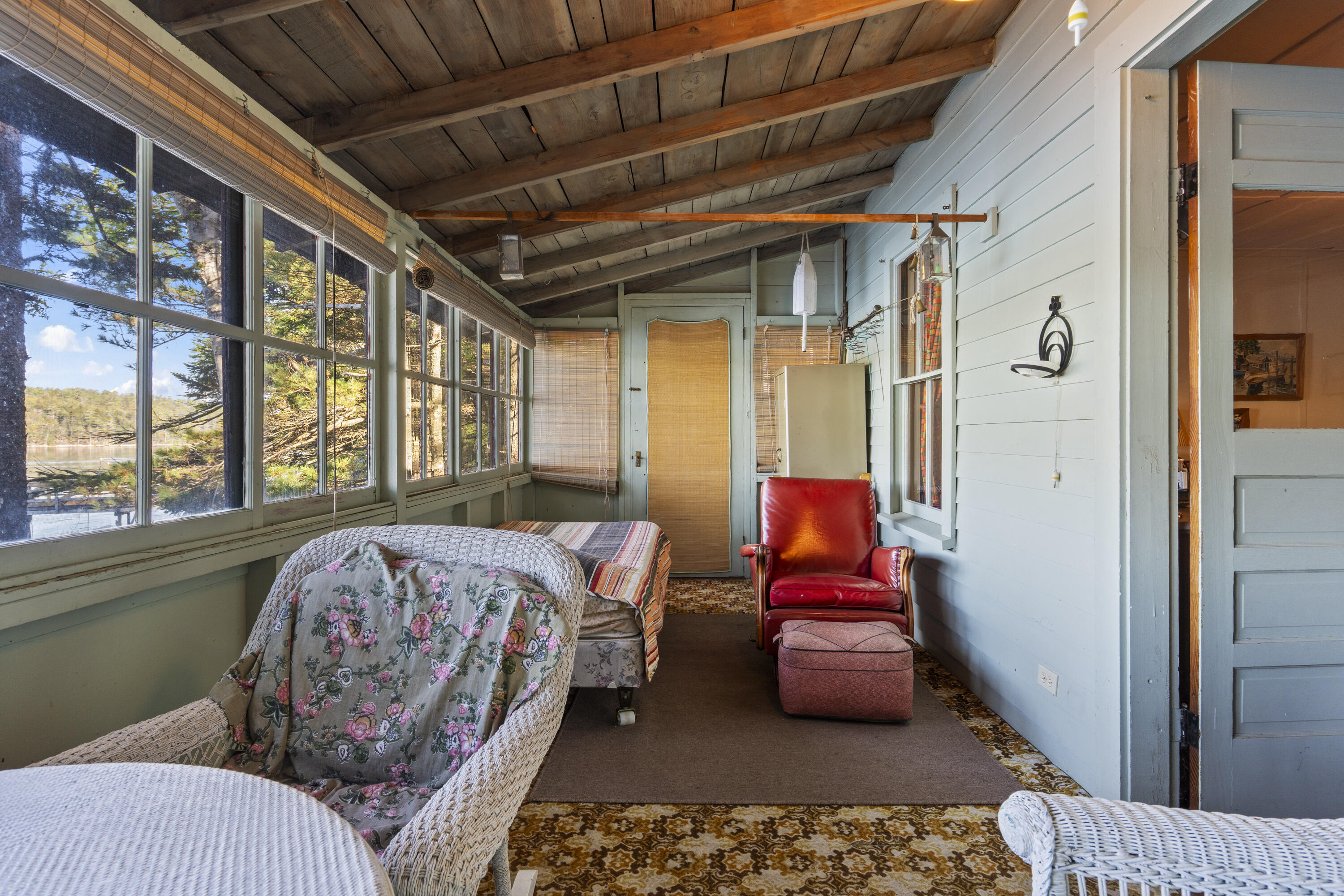 19 Riverside Avenue Edgecomb ME 04556