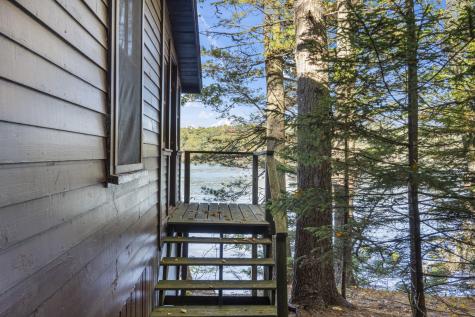 19 Riverside Avenue Edgecomb ME 04556