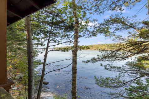 19 Riverside Avenue Edgecomb ME 04556