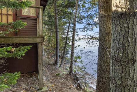 19 Riverside Avenue Edgecomb ME 04556