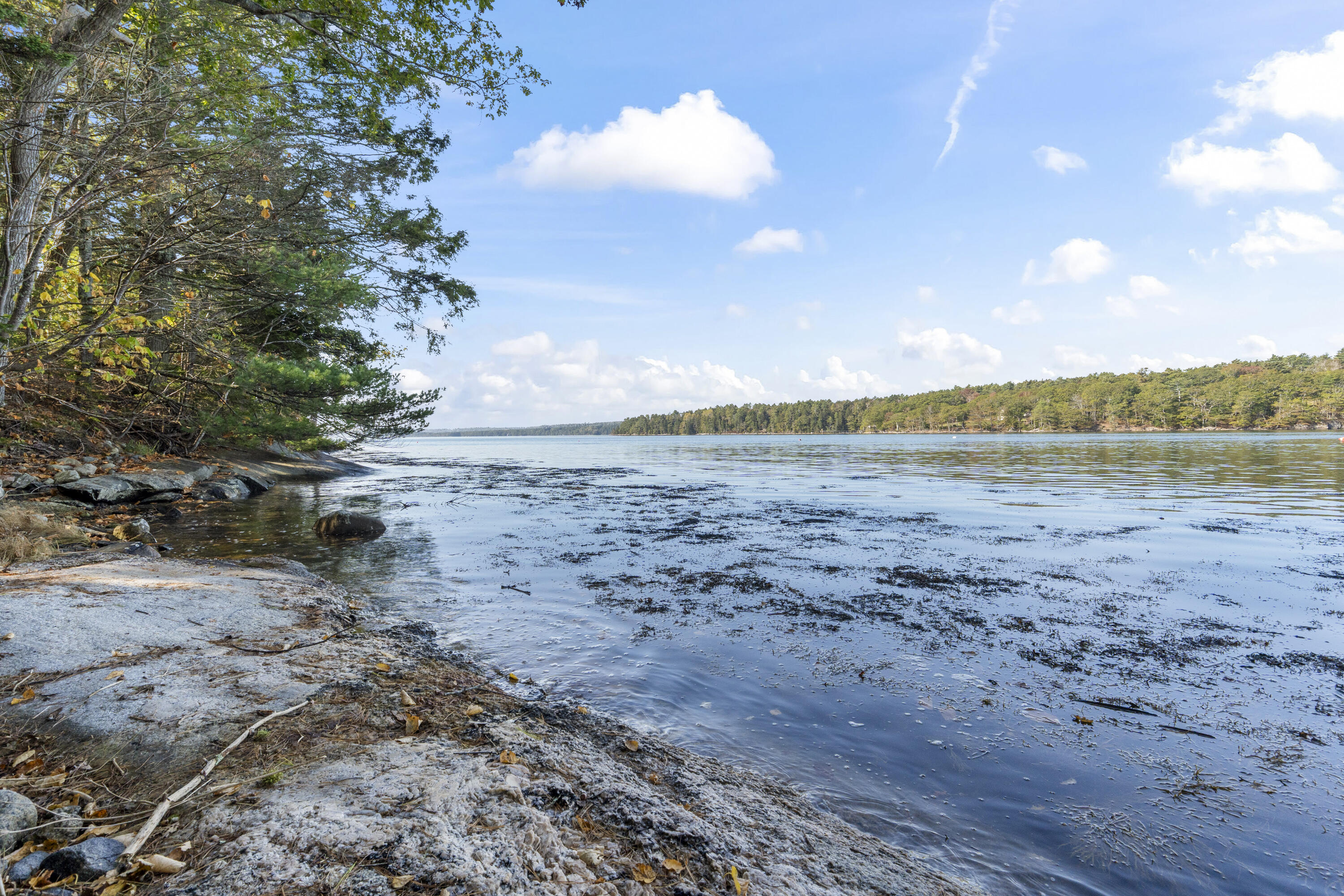 19 Riverside Avenue Edgecomb ME 04556