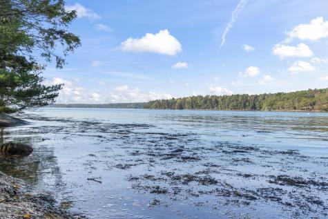 19 Riverside Avenue Edgecomb ME 04556