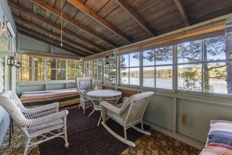 19 Riverside Avenue Edgecomb ME 04556