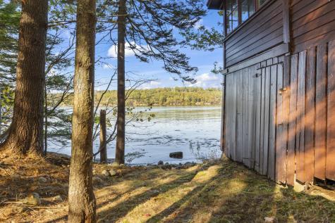 19 Riverside Avenue Edgecomb ME 04556