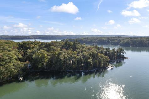 19 Riverside Avenue Edgecomb ME 04556