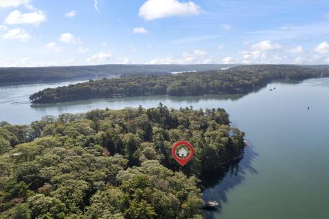 19 Riverside Avenue Edgecomb ME 04556