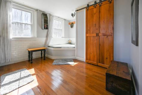 22 High Road Cornish ME 04020