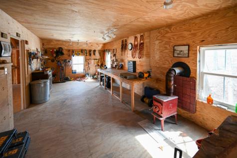 22 High Road Cornish ME 04020