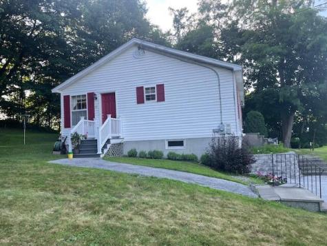 20 Riverview Terrace Brewer ME 04412