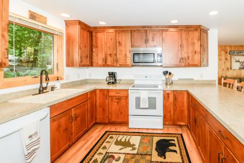 19 Bentwood Street Naples ME 04055