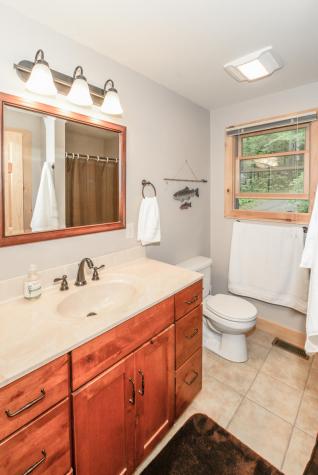 19 Bentwood Street Naples ME 04055