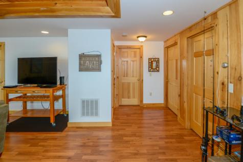 19 Bentwood Street Naples ME 04055
