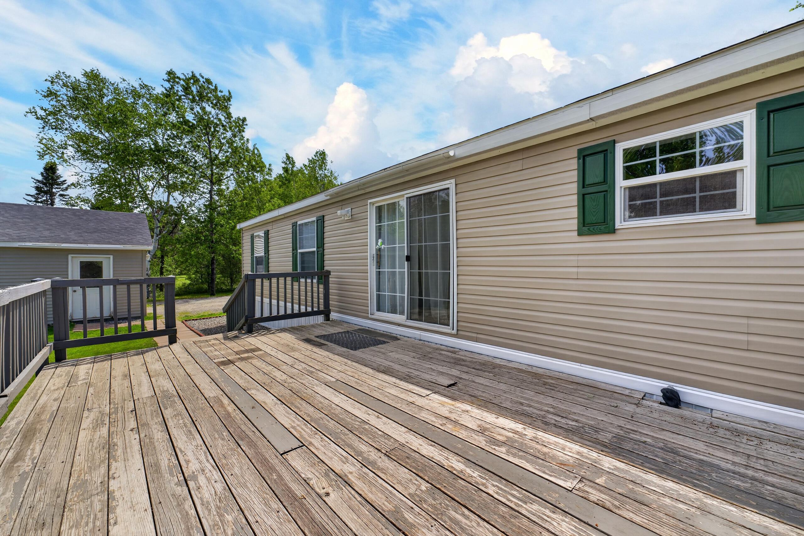 15 Kelly Court Sidney ME 04330