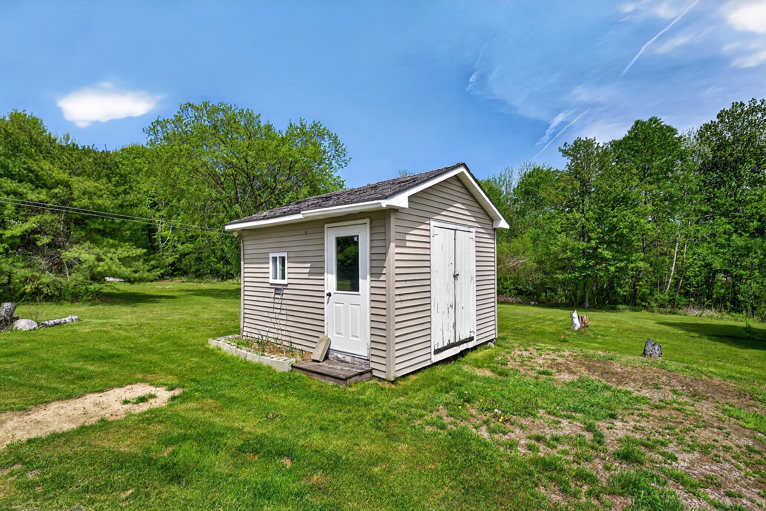 15 Kelly Court Sidney ME 04330