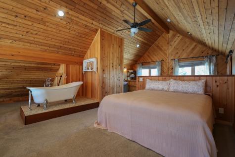 28 City Point Road Vinalhaven ME 04863