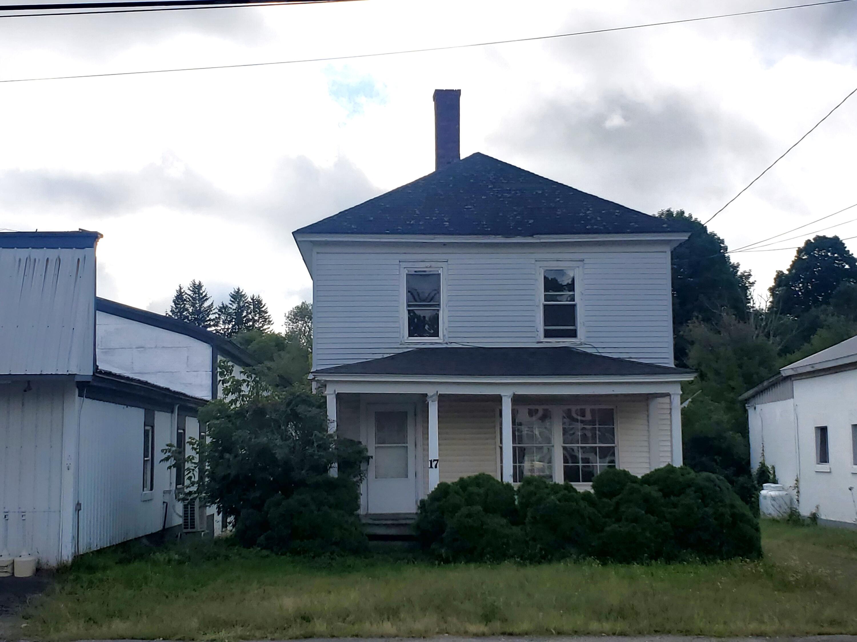 17 Summer Street Dover-foxcroft ME 04426