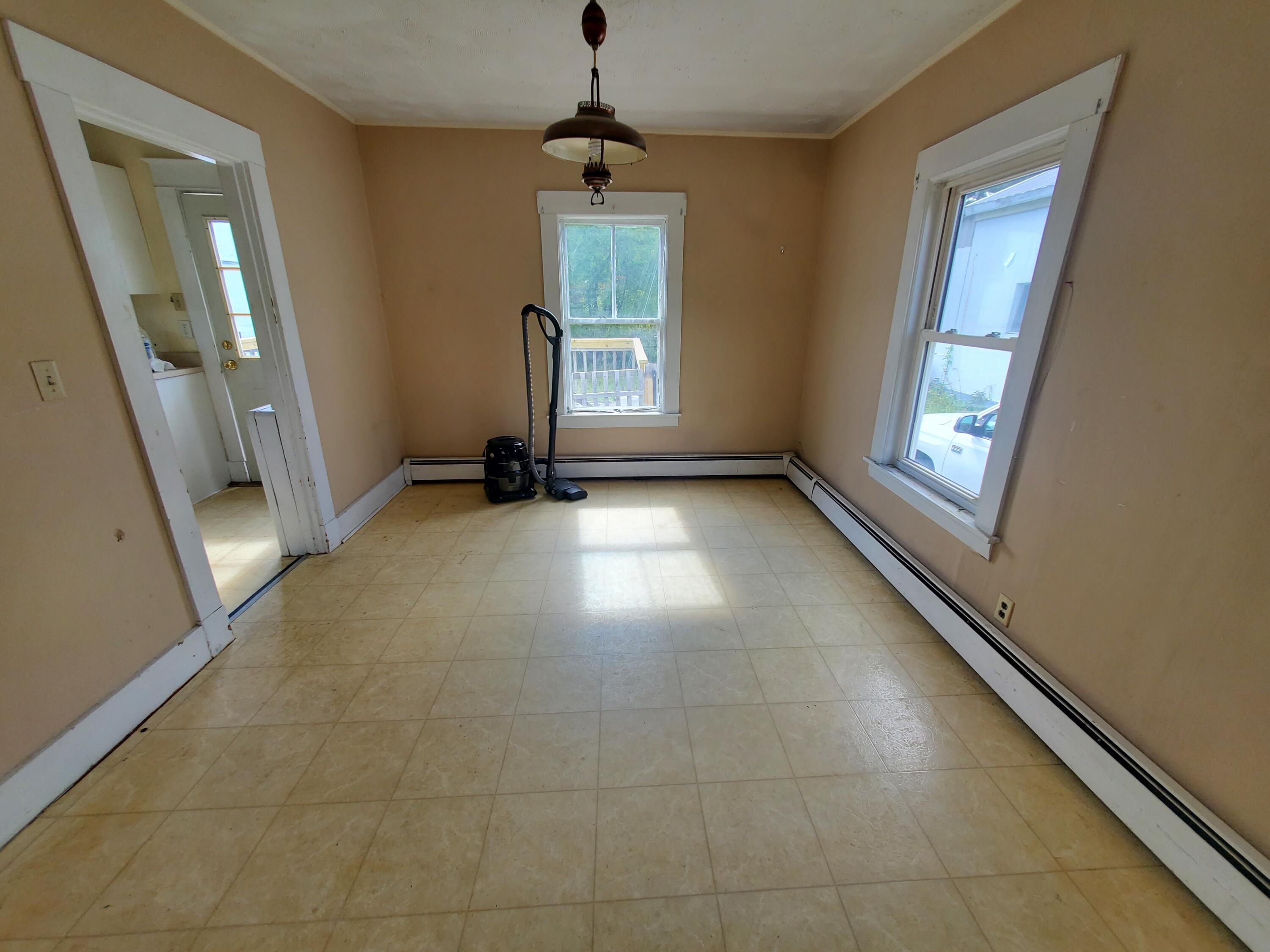 17 Summer Street Dover-foxcroft ME 04426