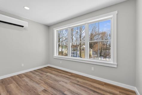 38 Oak Street Gardiner ME 04345