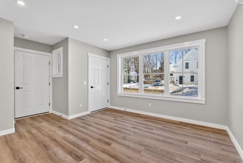 38 Oak Street Gardiner ME 04345