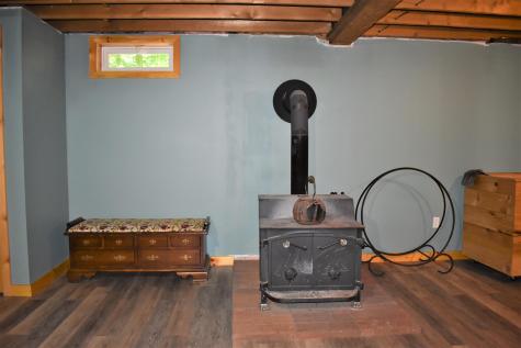 399 N Raymond Road Poland ME 04274