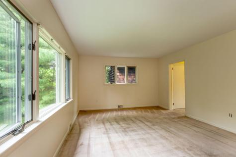 35 Brooks Avenue Lewiston ME 04240