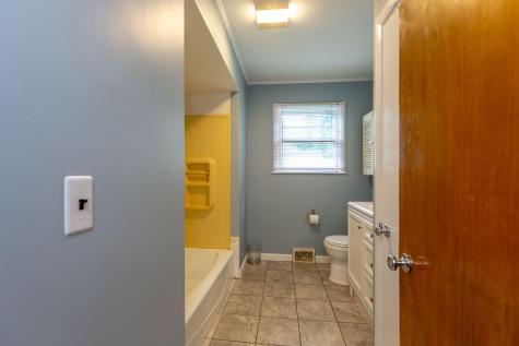 35 Brooks Avenue Lewiston ME 04240