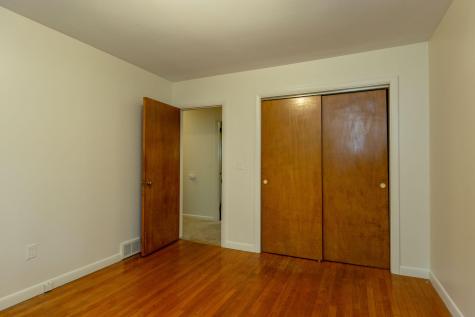 35 Brooks Avenue Lewiston ME 04240