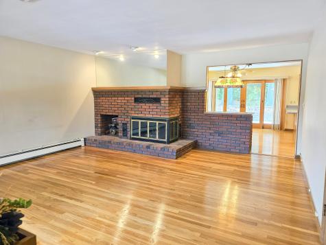 15 Pineland Street Lewiston ME 04240