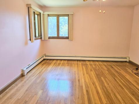 15 Pineland Street Lewiston ME 04240