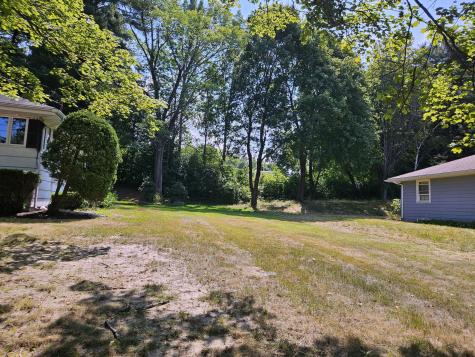 15 Pineland Street Lewiston ME 04240