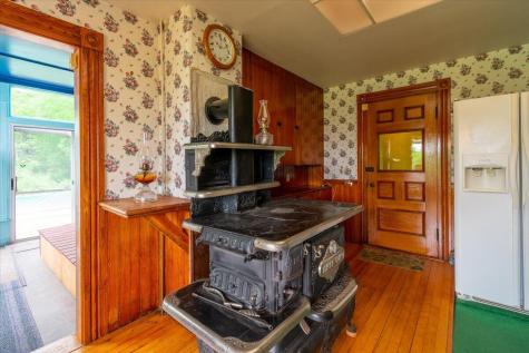 22 Brooks Way Owls Head ME 04854