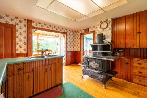 22 Brooks Way Owls Head ME 04854