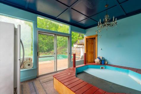 22 Brooks Way Owls Head ME 04854