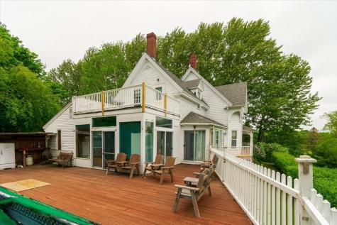 22 Brooks Way Owls Head ME 04854